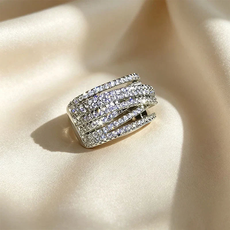 Crisscross wrap ring